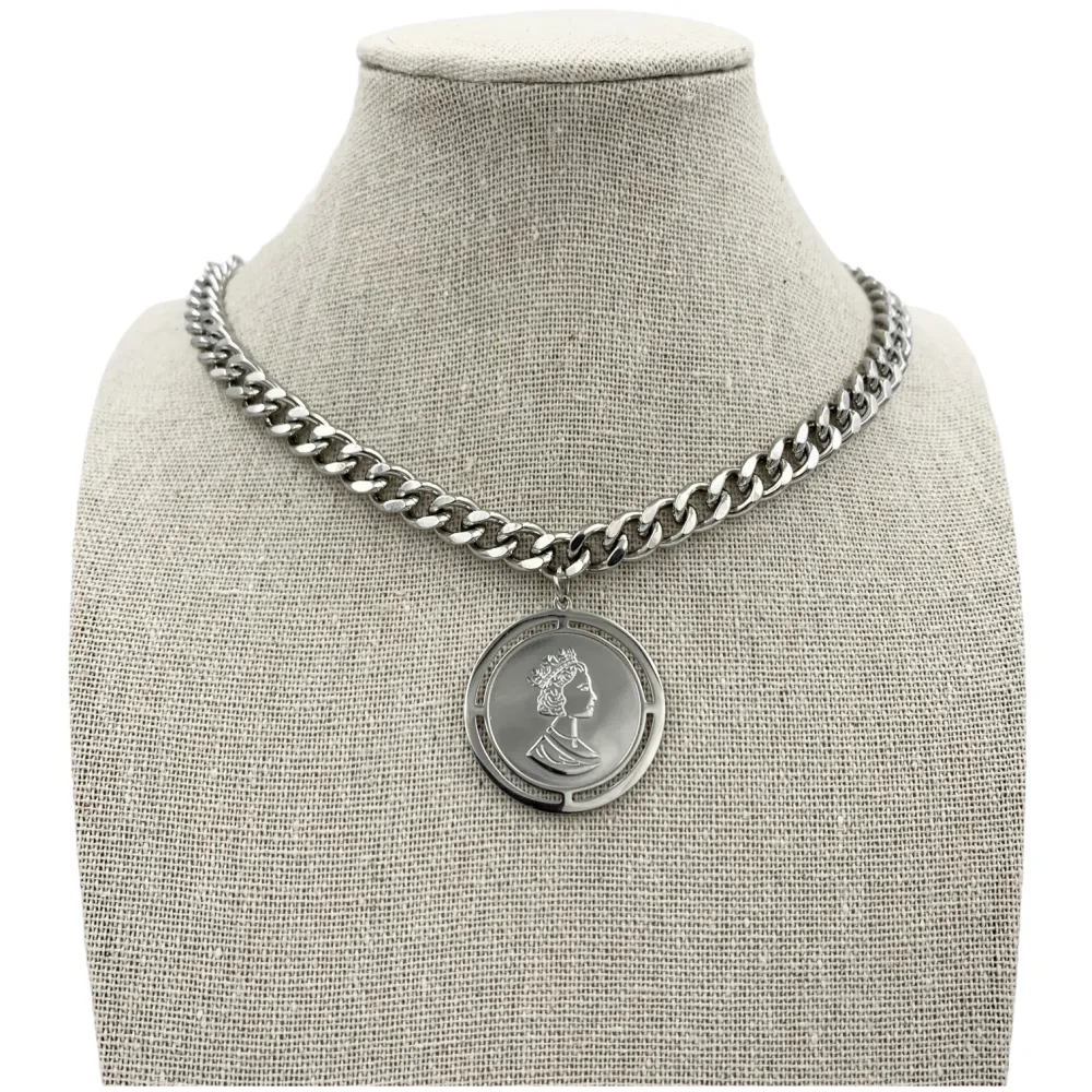 CAC5830-Moneta Regina-Collana Catena Corta in Acciaio - CAC5830-Moneta Regina-Collana Catena Corta in Acciaio