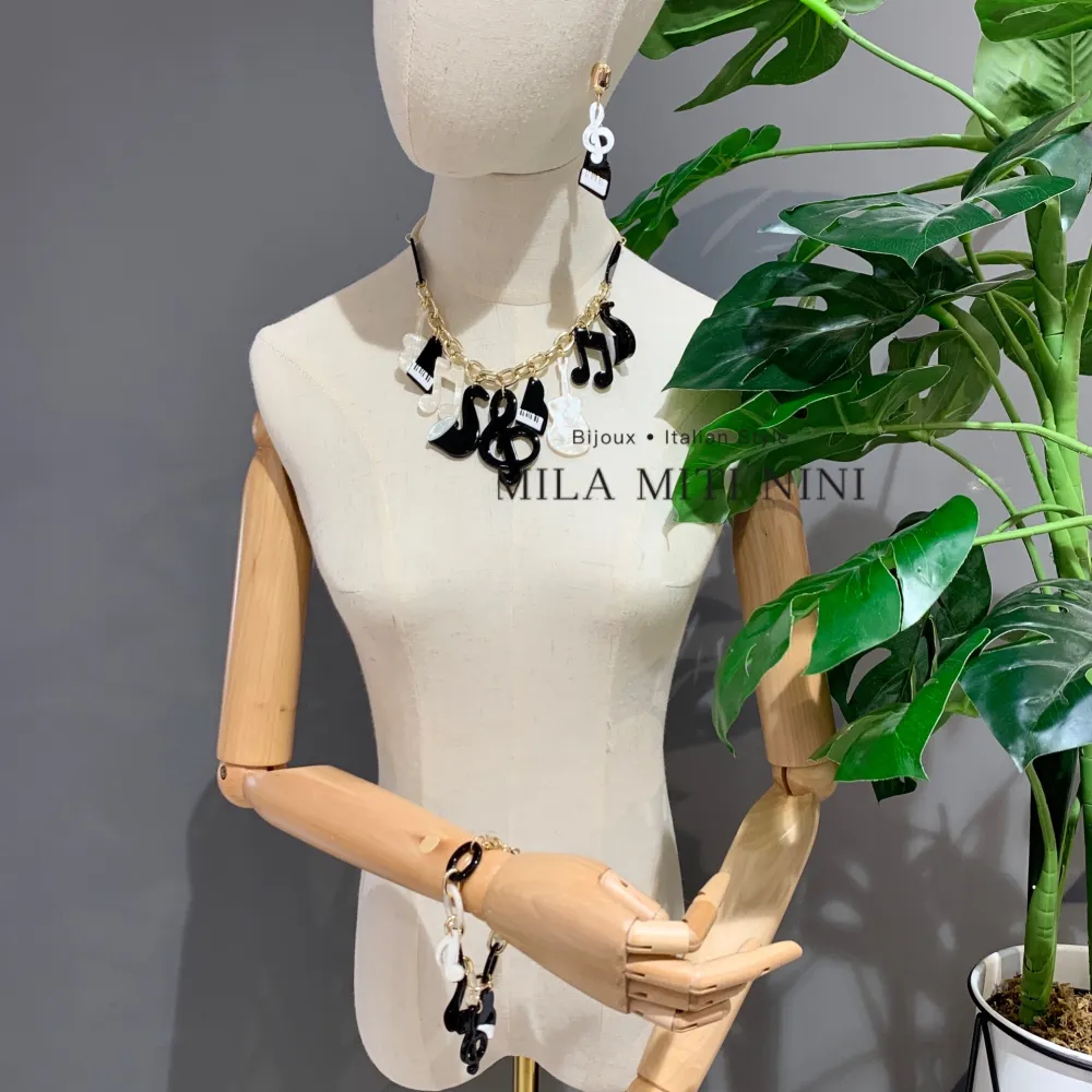 Nota Musicale-Collana Corta in Resina - CMC-13756A