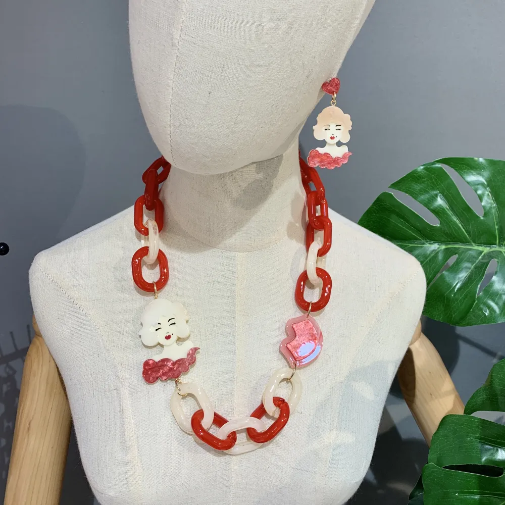 Donna Merilyn-Collana Corta in Resina - CMC-15386