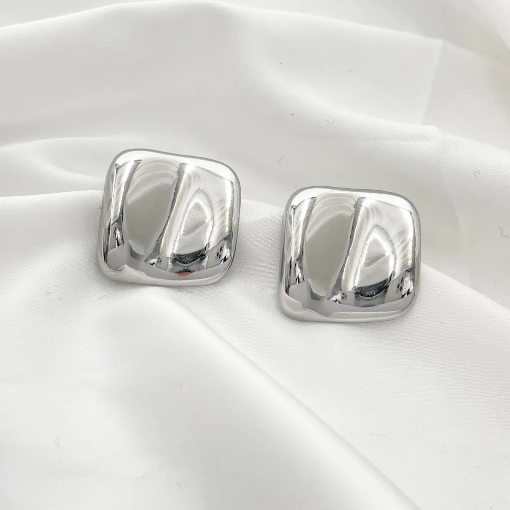 Quadrato Lavorato-Orecchini in Acciaio - OAP-413-173