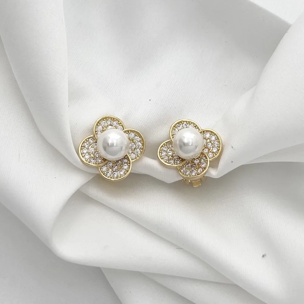 Fiore con Perla-Orecchini a Clips con Zirconia - OMK-506-223-226