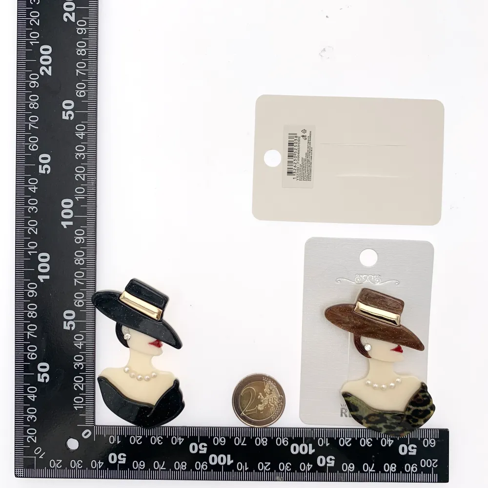 Donna-Spilla Moda in Resina - SPM-1042