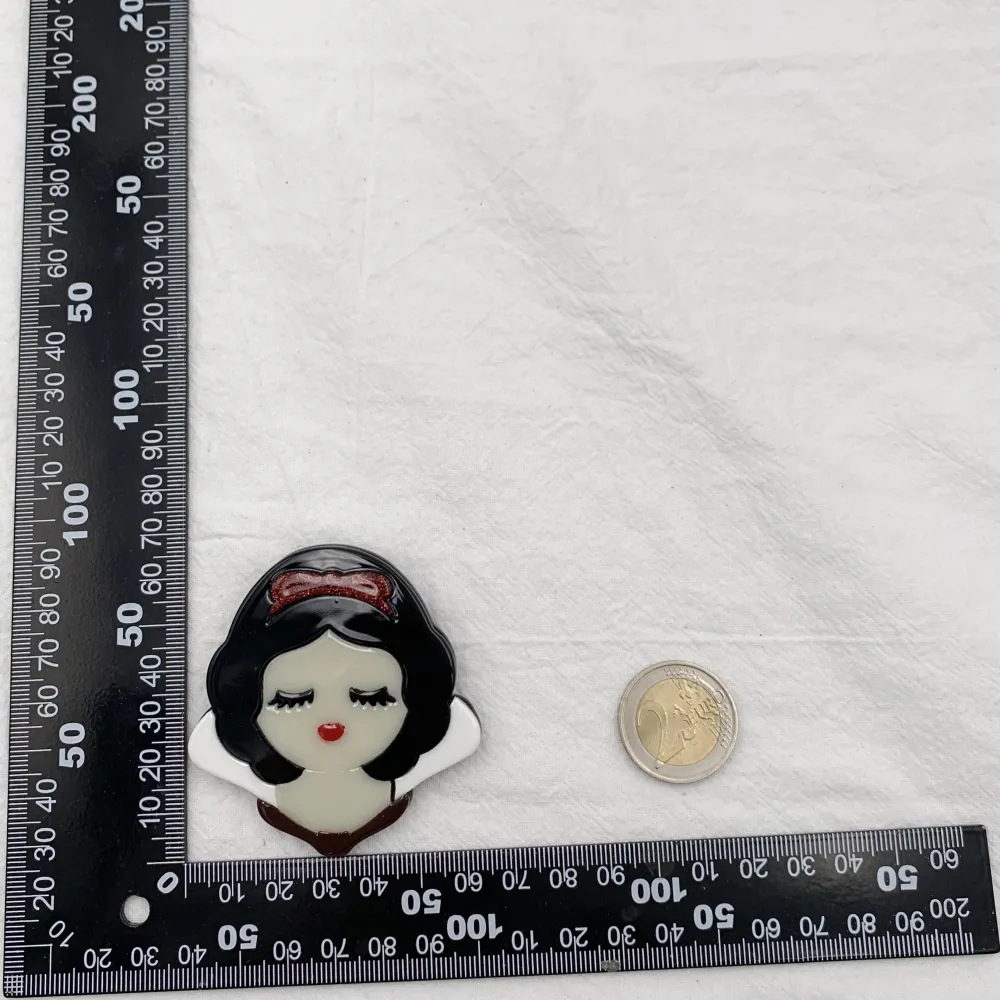 Donna-Spilla in Resina - SPM-121-31