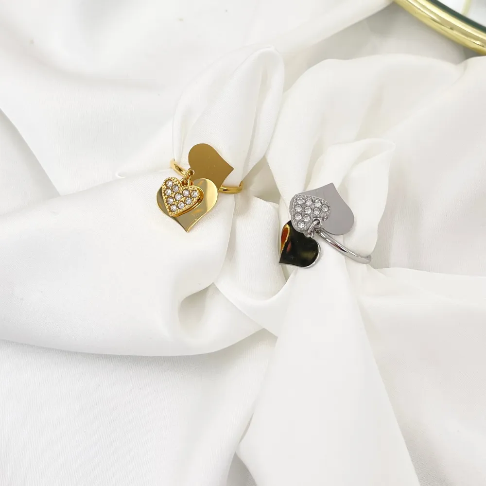 Tre Cuori Pendenti con Strass-Anello Regolabile in Acciaio - AAR-103-AA4553R