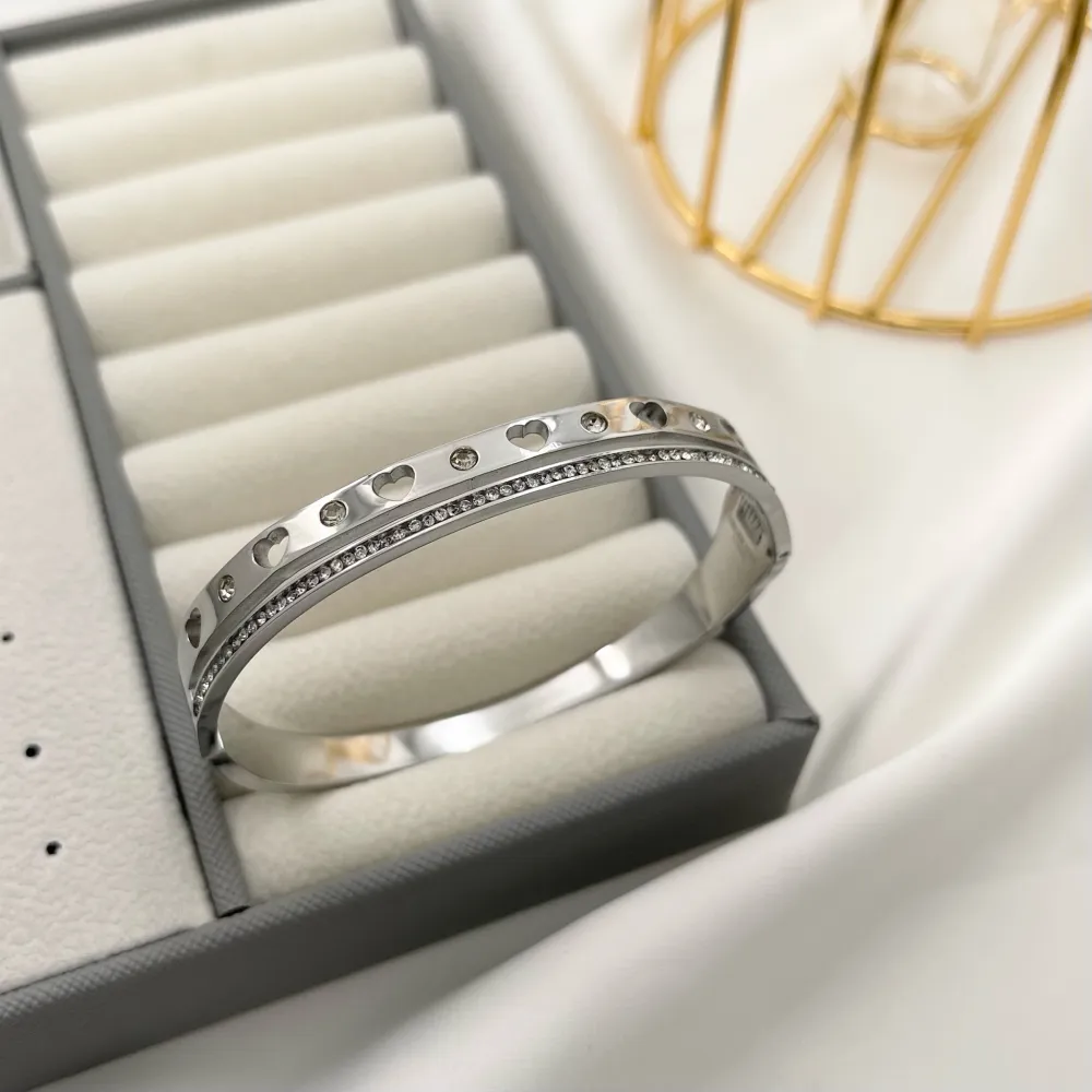 Cuore Vuoto Punto Luce-Bracciale Rigido in Acciaio - BAR-413-2274