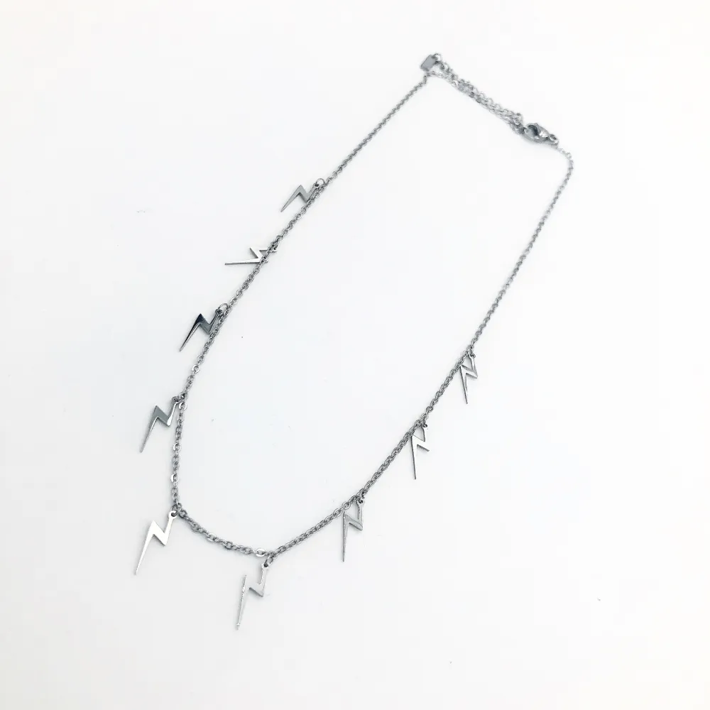 Collana corta in  acciaio - FULMINE PICCOLO PENDENTE 3808  - GIROCOLLO ACCIAIO