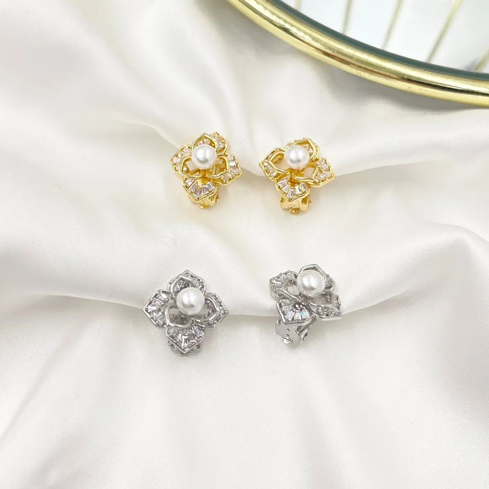 Fiore con perla-Orecchini a Clip con Zirconia - OMK-493-28