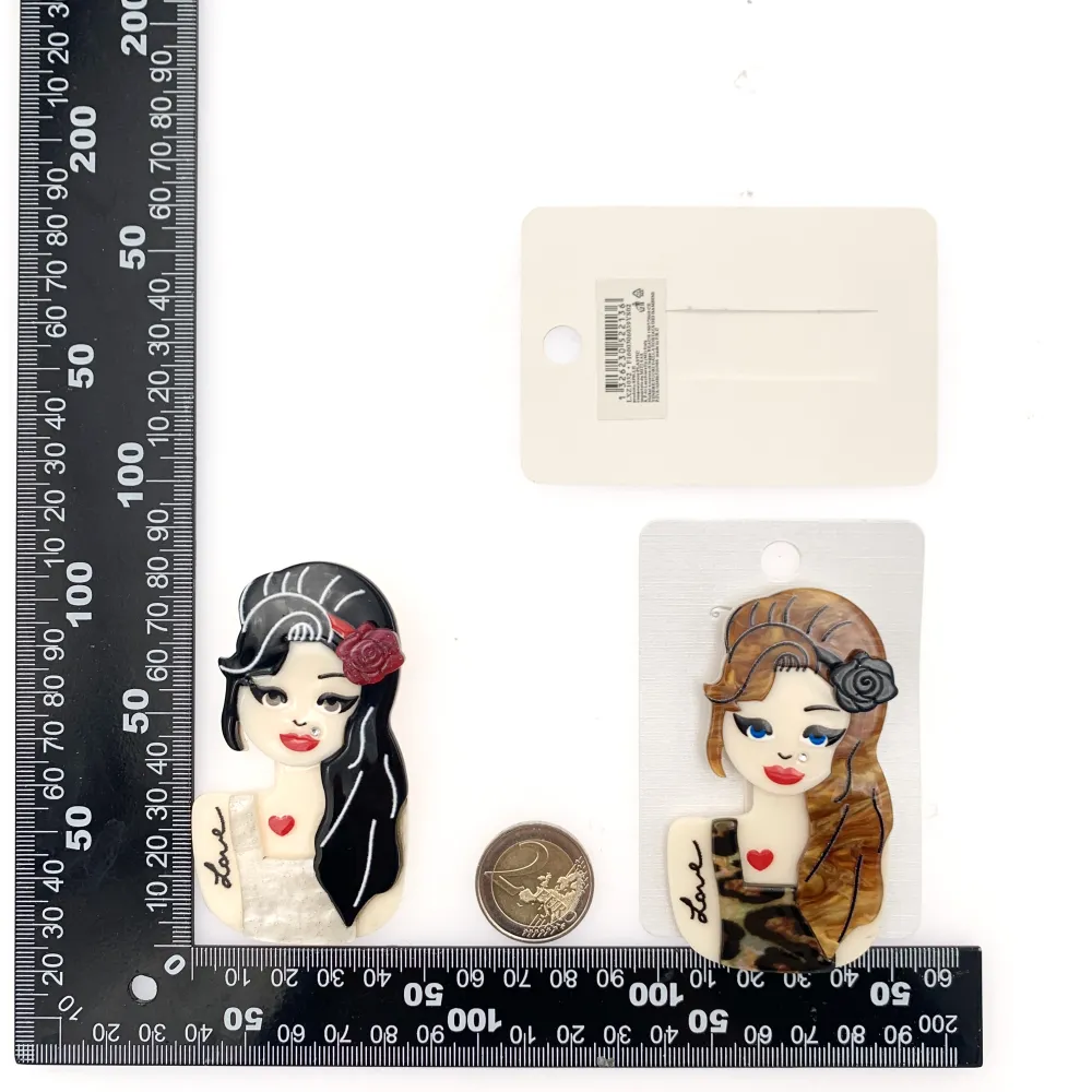 Donna-Spilla Moda in Resina - SPM-1032