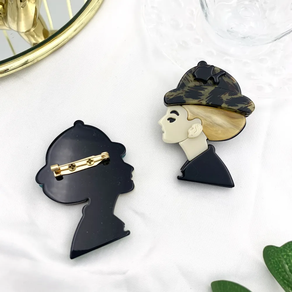 Donna-Spilla Moda in Resina - SPM-121-27