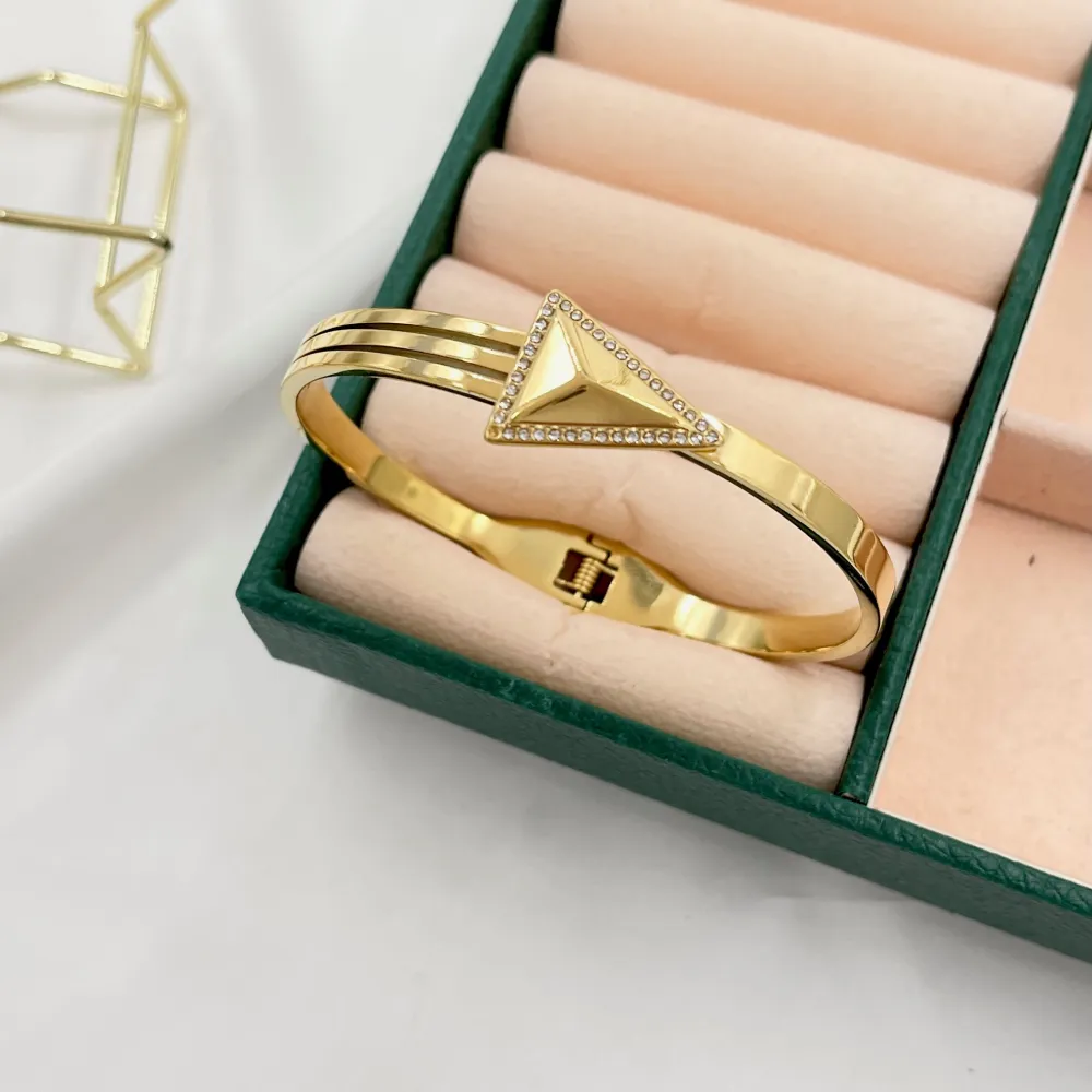 Triangolo-Bracciale Rigido in Acciaio - BAR-413-8224