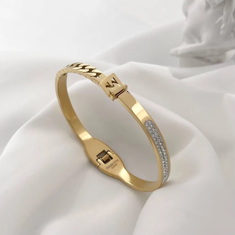 Cinturino-Bracciale con Scritte Rigido in Acciaio - BAR-413-S1373