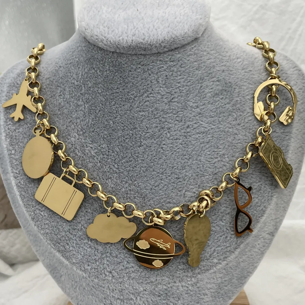 Catena con Ciondoli Viaggio -Collana Corta in Acciaio - CAC-413-2085