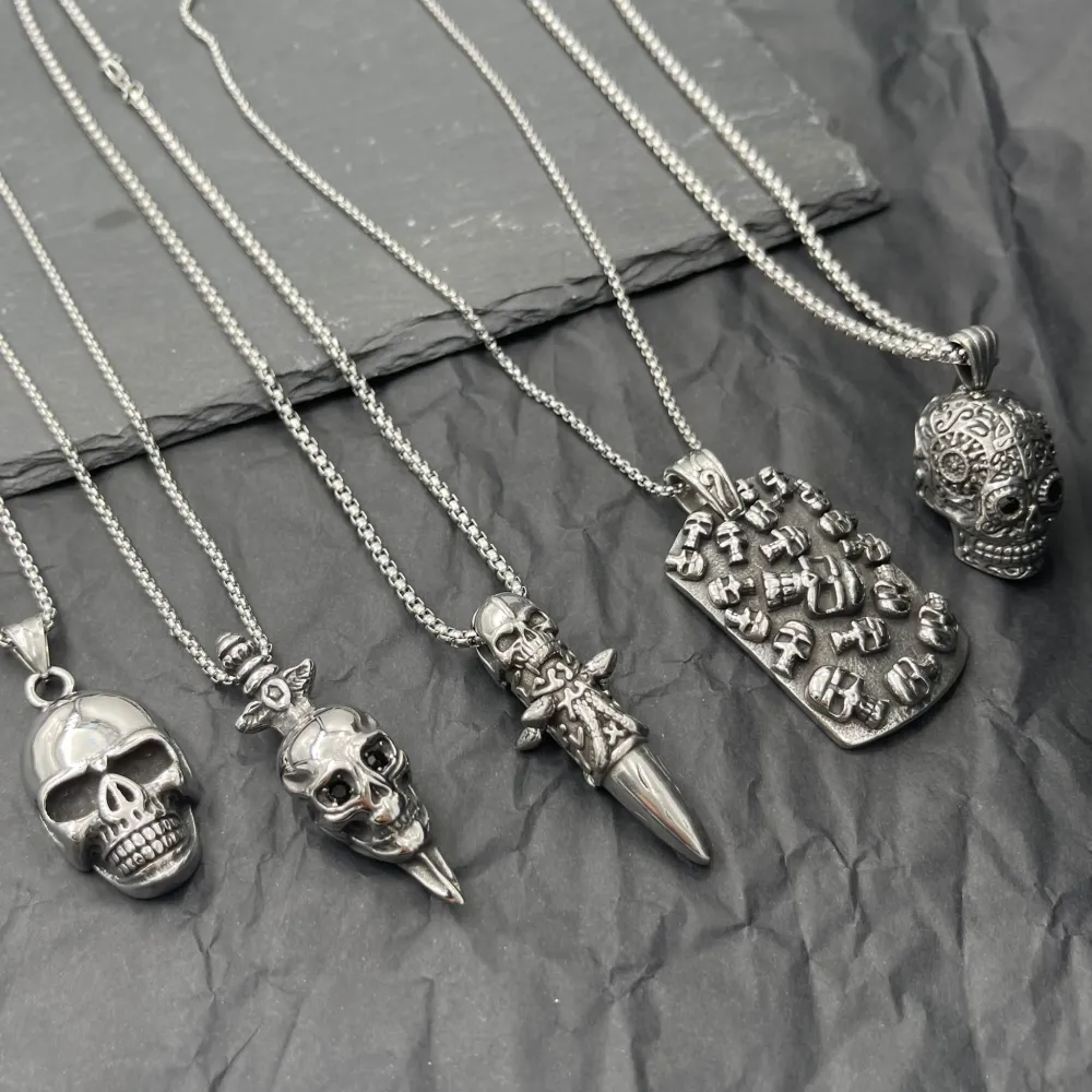 Target con teschi -Collana Lunga in Acciaio da Uomo - CAU-600-B252