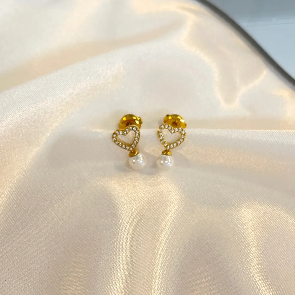 Cuore Vuoto Perla -Orecchini in Acciaio - OAP-103-AA5040E