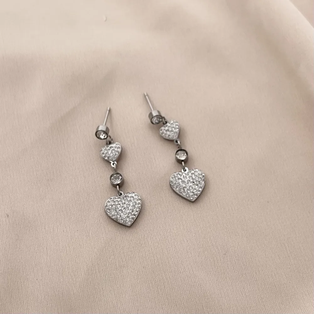 Doppio Cuore Pendente con Strass-Orecchini in Acciaio - OAP-413-1209