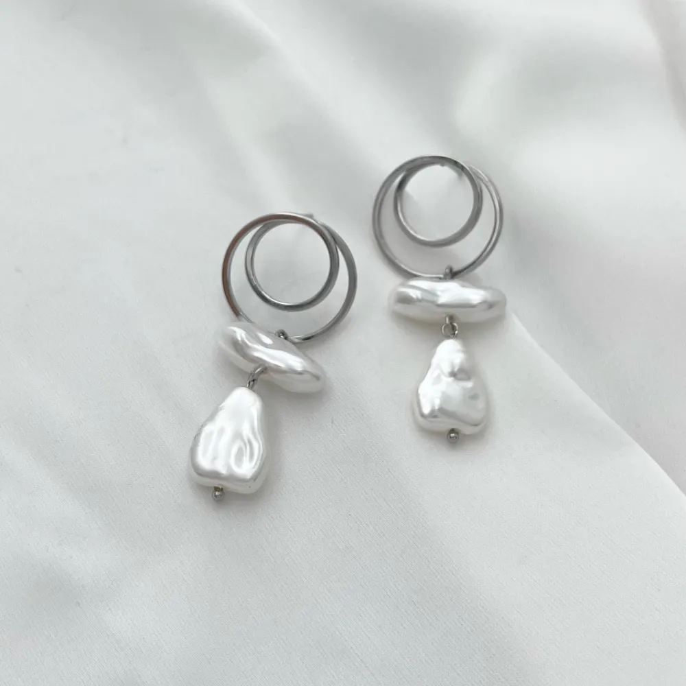 Doppio Cerchio con Perla-Orecchini in Acciaio - OAP-729-20