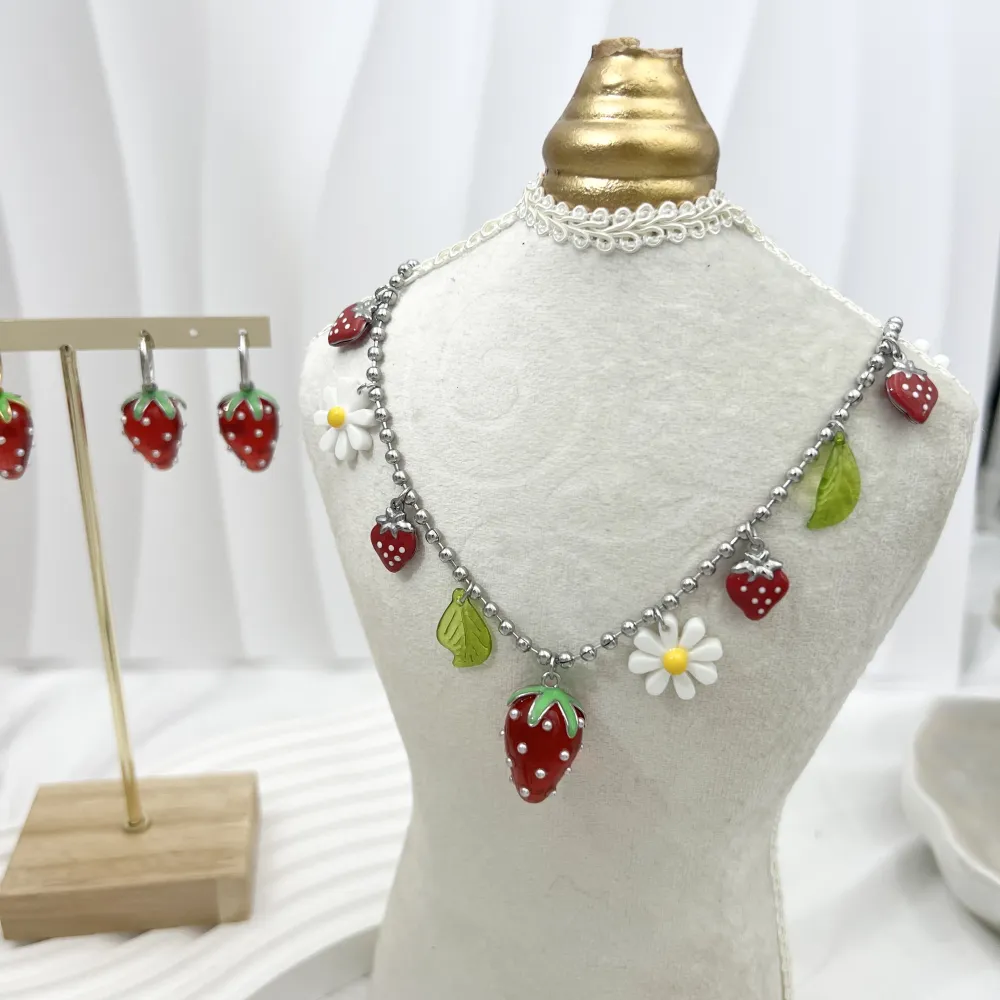 Margherita Fragola-Orecchini in Acciaio - OAP-732-388