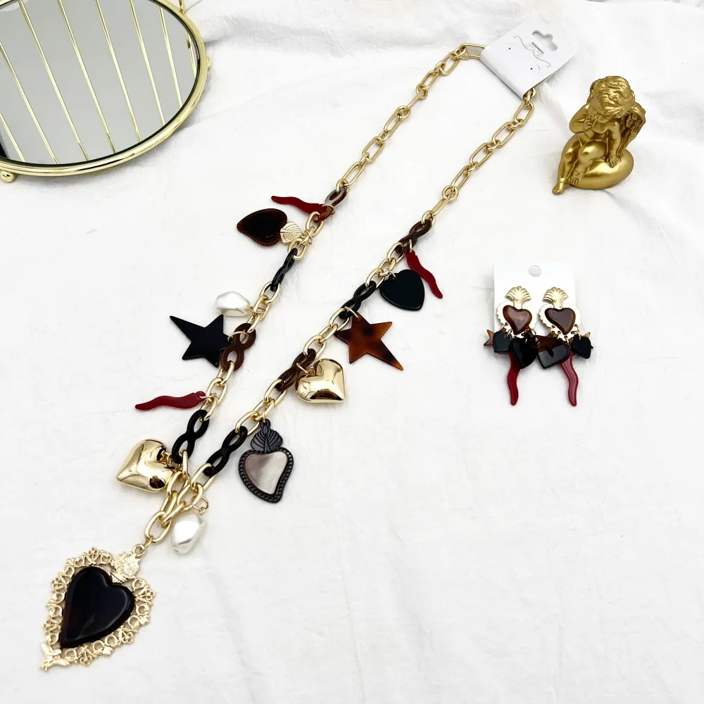 Sacro Cuore Cornino-Orecchini Moda in Resina - OMM-11142