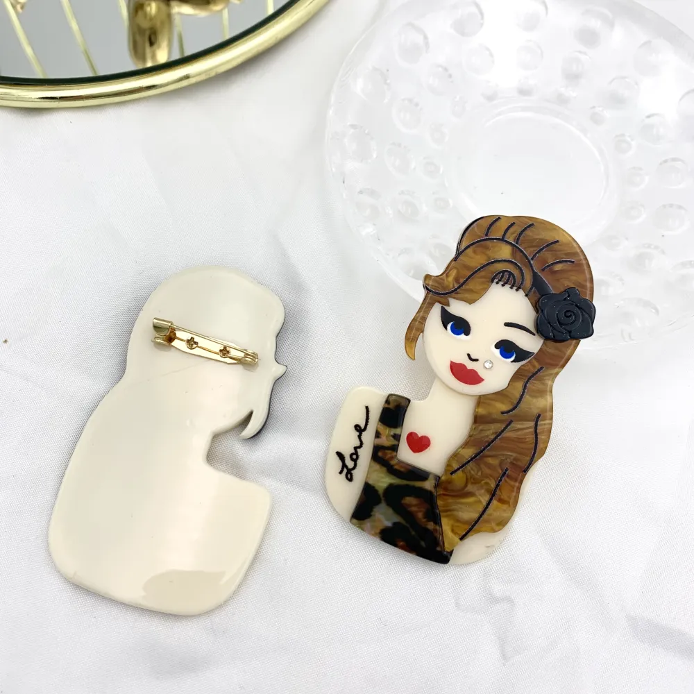 Donna-Spilla Moda in Resina - SPM-1032