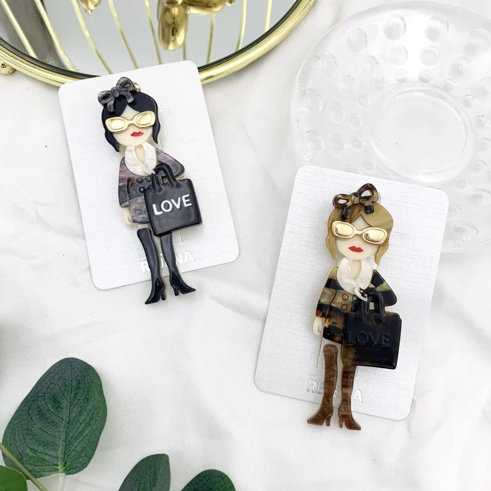 Donna con la Borsa-Spilla Moda in Resina - SPM-1034