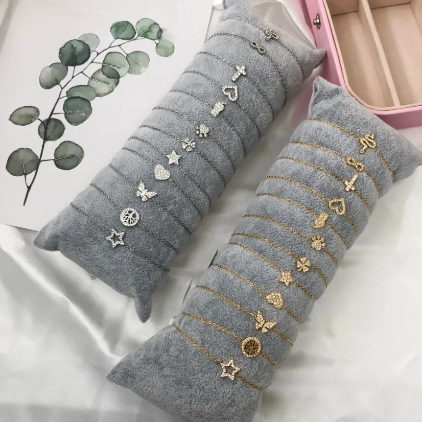 Soggeti Mix- 12 Pz Bracciali in Acciaio con Chiusura a Moschett - BPA103-A1