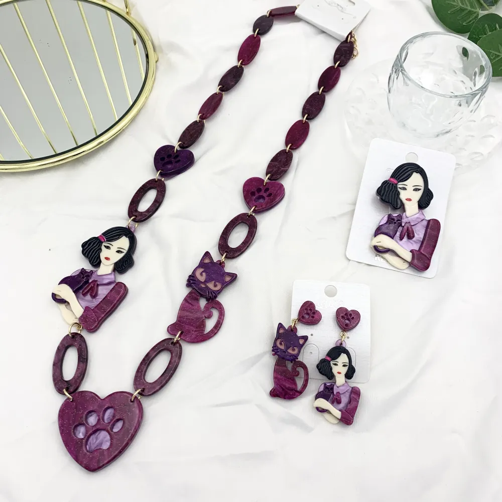 Donna con Gatto-Collana Lunga Moda in Resina - CML-16188