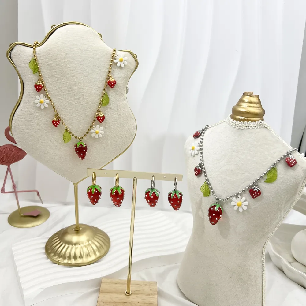 Margherita Fragola-Orecchini in Acciaio - OAP-732-388