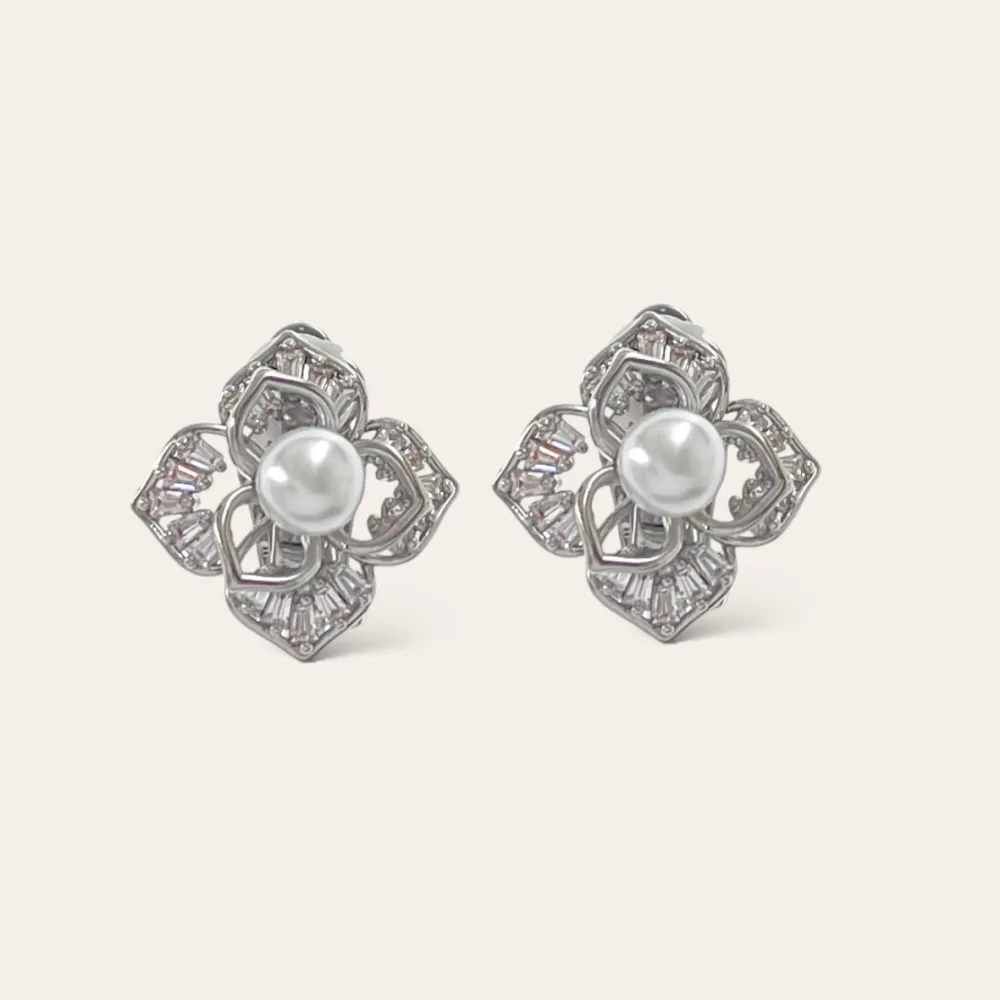 Fiore con perla-Orecchini a Clip con Zirconia - OMK-493-28