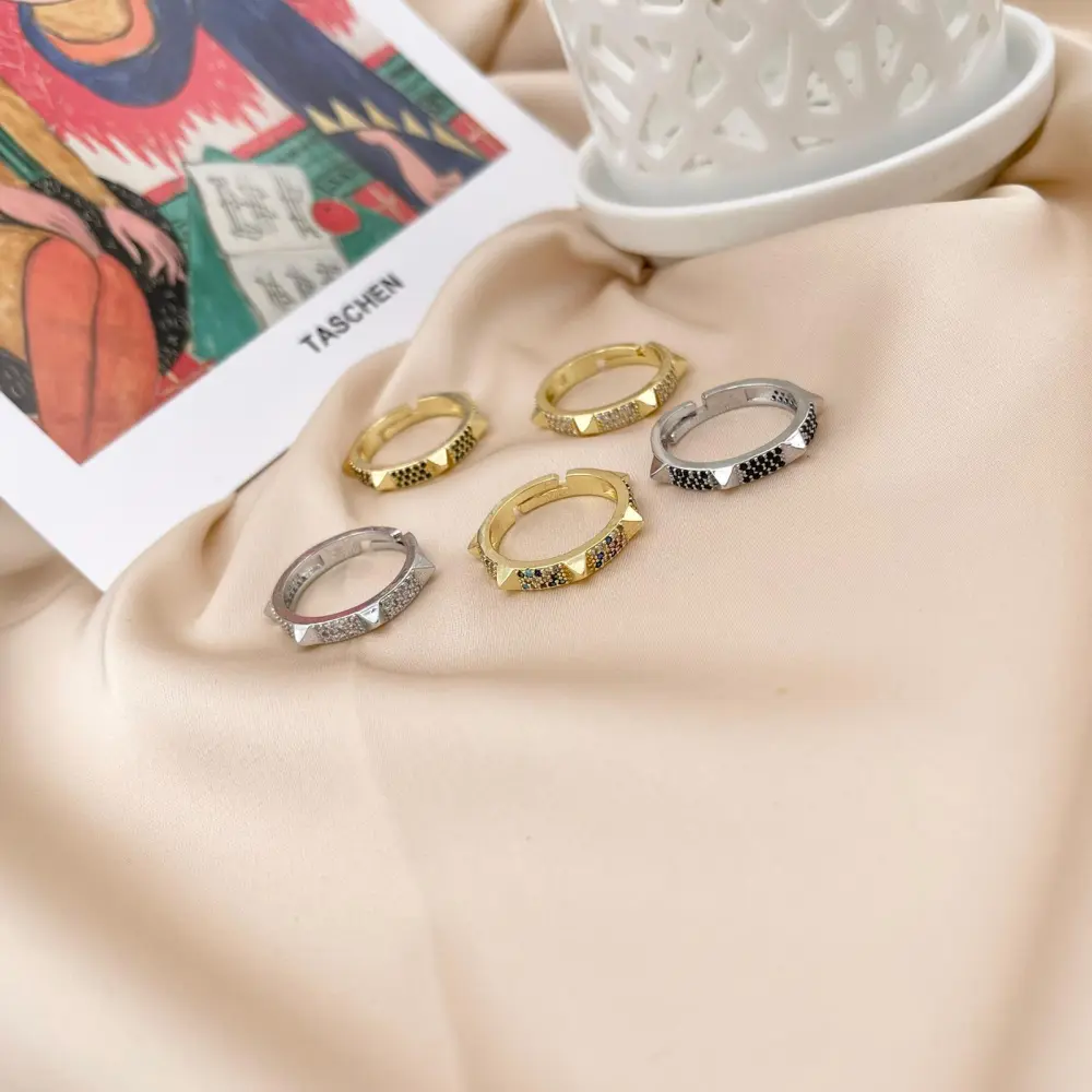 AMR7372-Borchie- Anello Regolabile_2