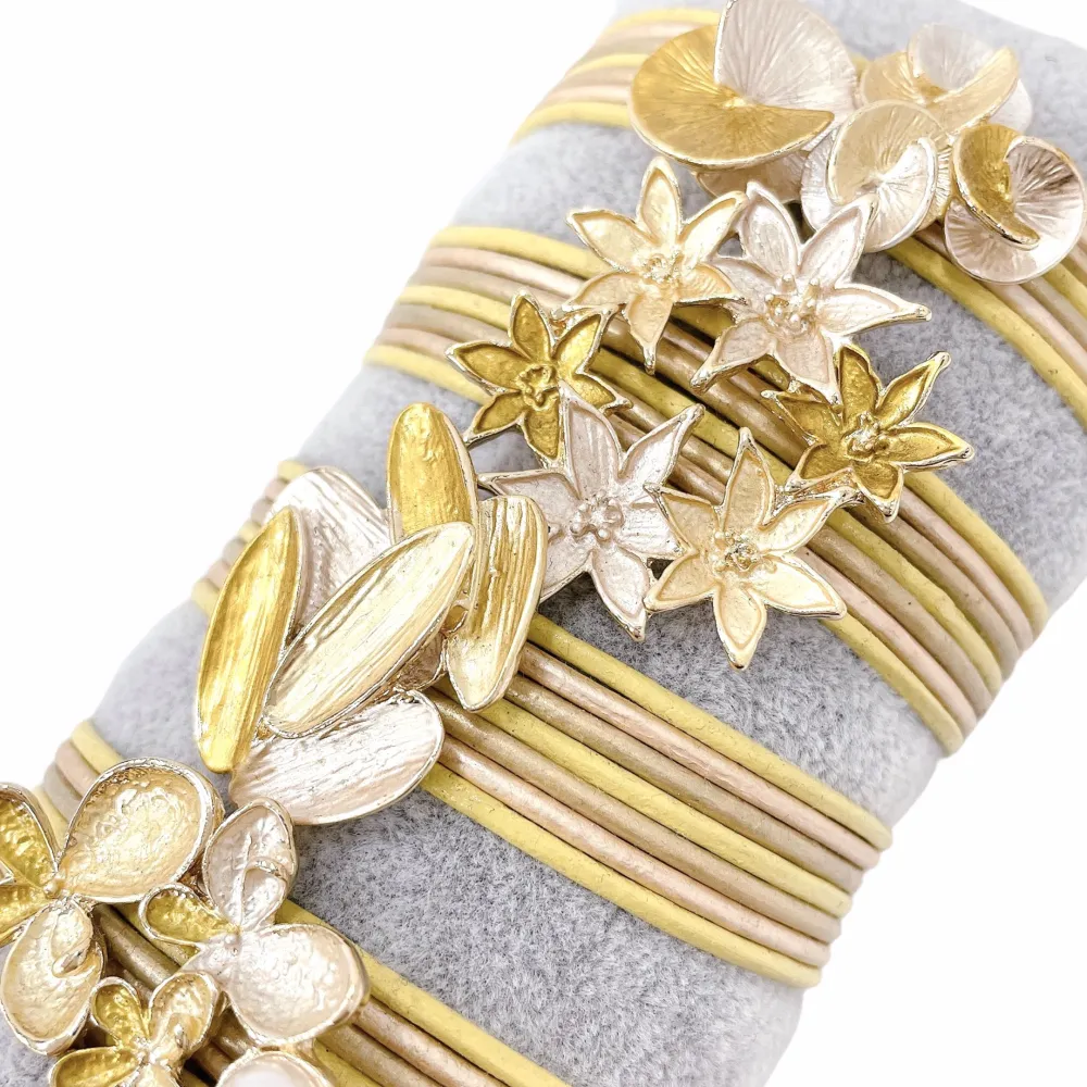 6Pz Bracciali +Cuscino in Omaggio - BPM176-191-Multifili con Charmes-6 Pz Bracciali