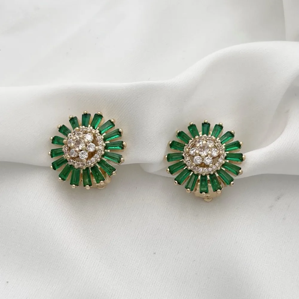 Fiore con Zirconi-Orecchini a Lobo con Zirconia - OMZ-109-L01