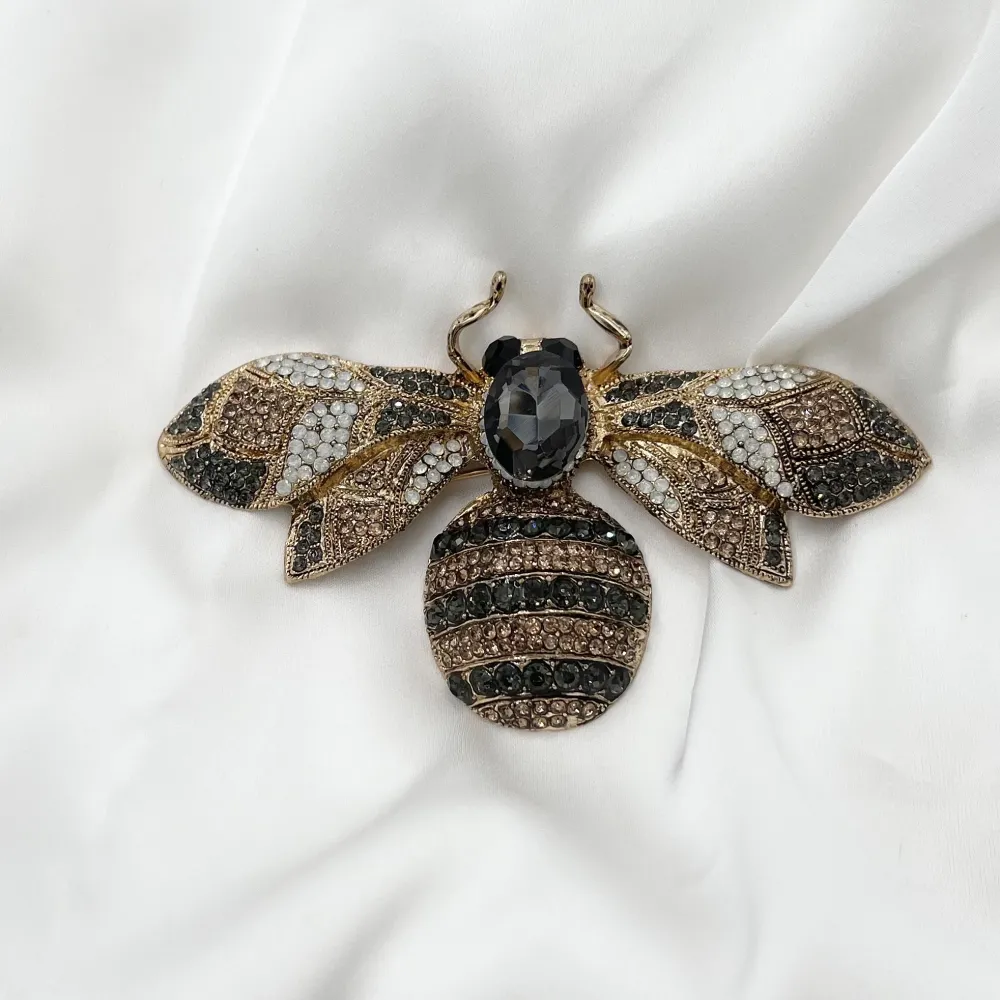 Spilla Grossa con Pietre Colorate - SPM-321-125 Ape Grande