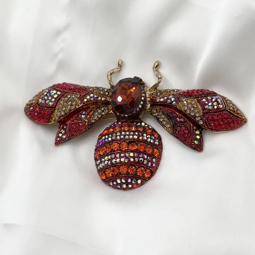 Spilla Grossa con Pietre Colorate - SPM-321-125 Ape Grande