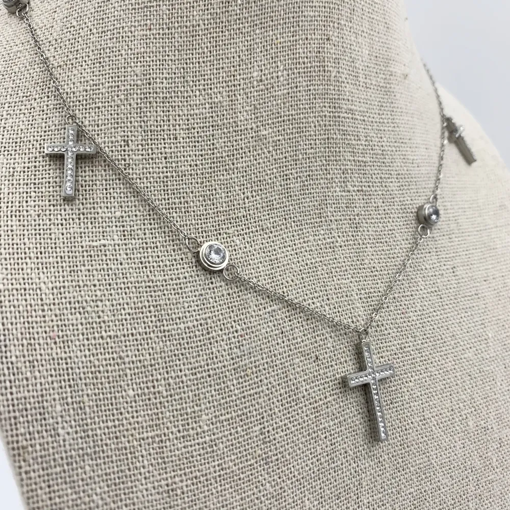 CAC5858-Croce- Collana Corta  in Acciaio_Argento_2