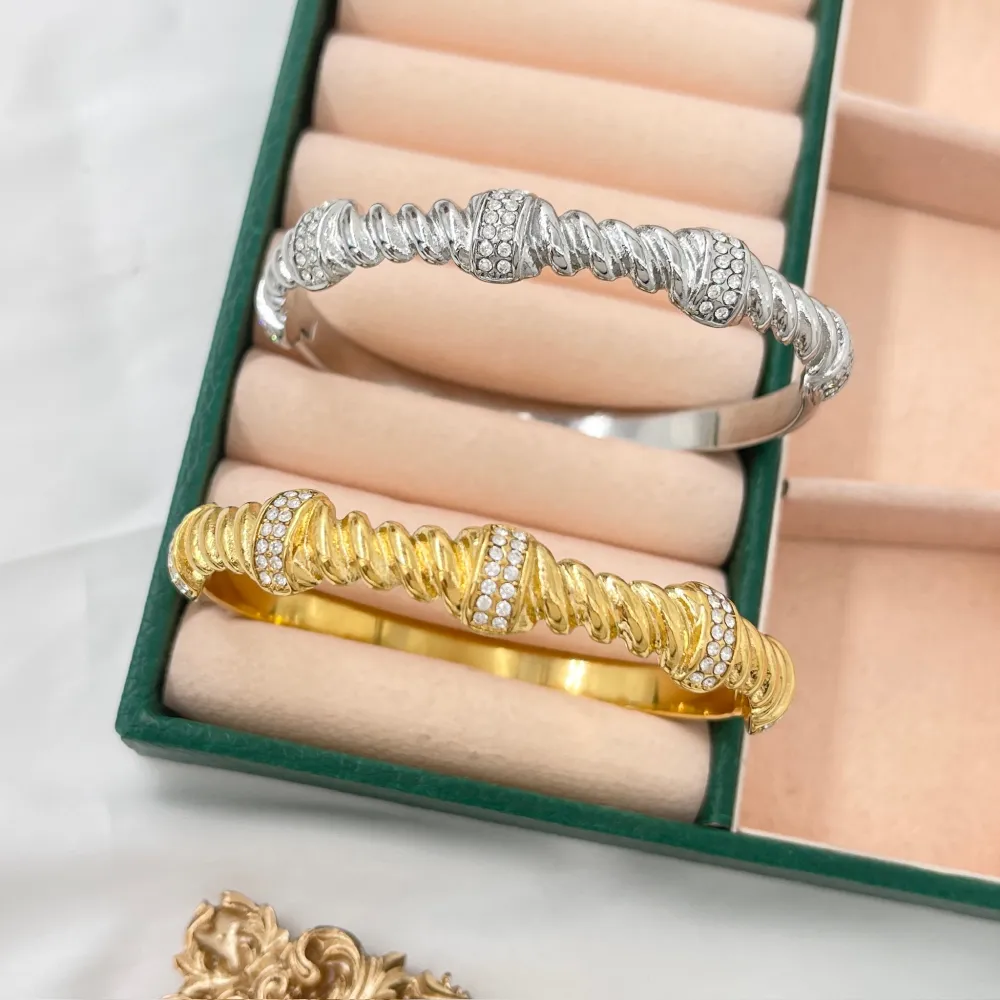 Intreccio Con Zirconi -Bracciale Rigido in Acciaio - BAR-103-AA4686B