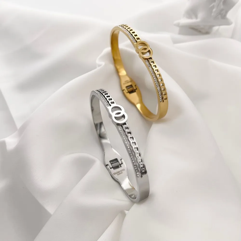 Doppio Cerchio-Bracciale con Scritte Rigido in Acciaio - BAR-413-1346A