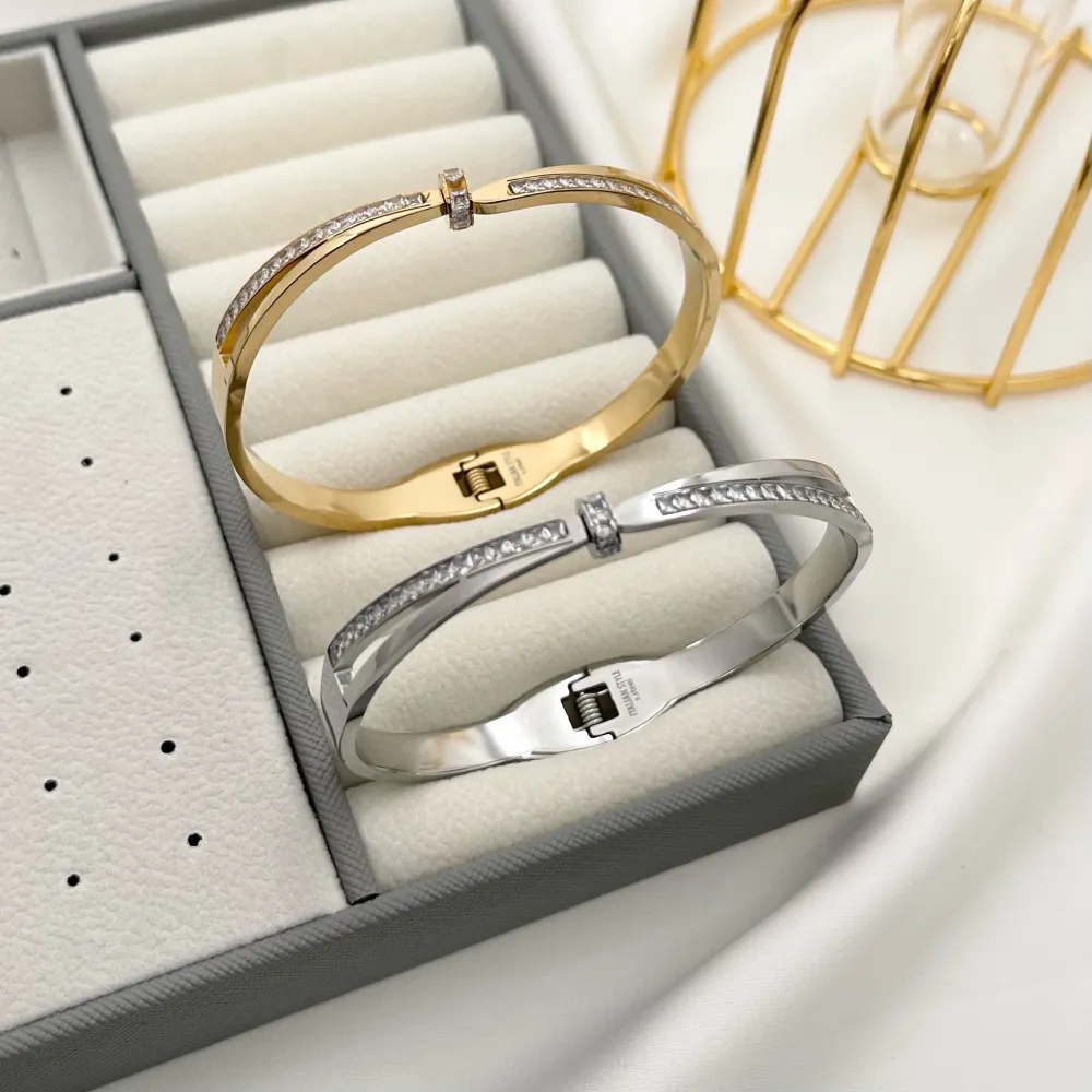 Chido con Zirconia-Bracciale Rigido in Acciaio - BAR-413-2264