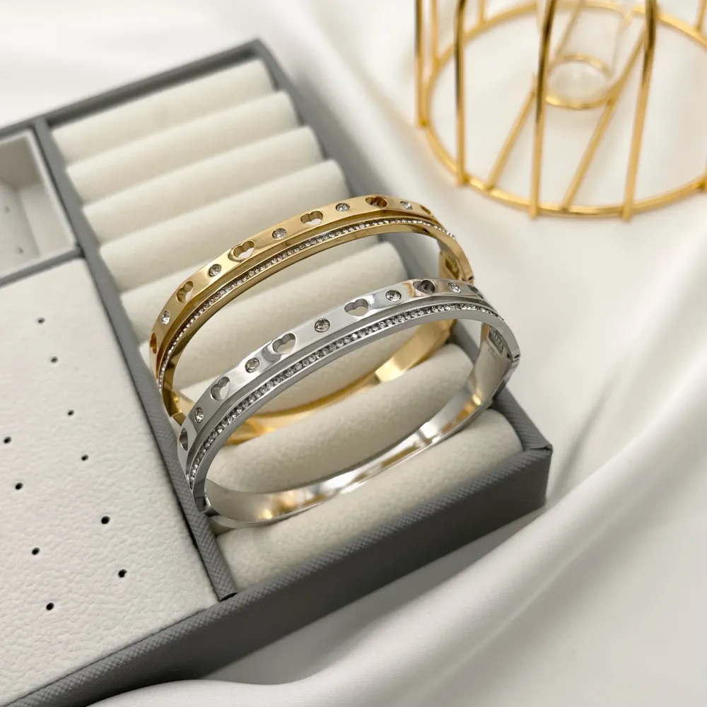 Cuore Vuoto Punto Luce-Bracciale Rigido in Acciaio - BAR-413-2274