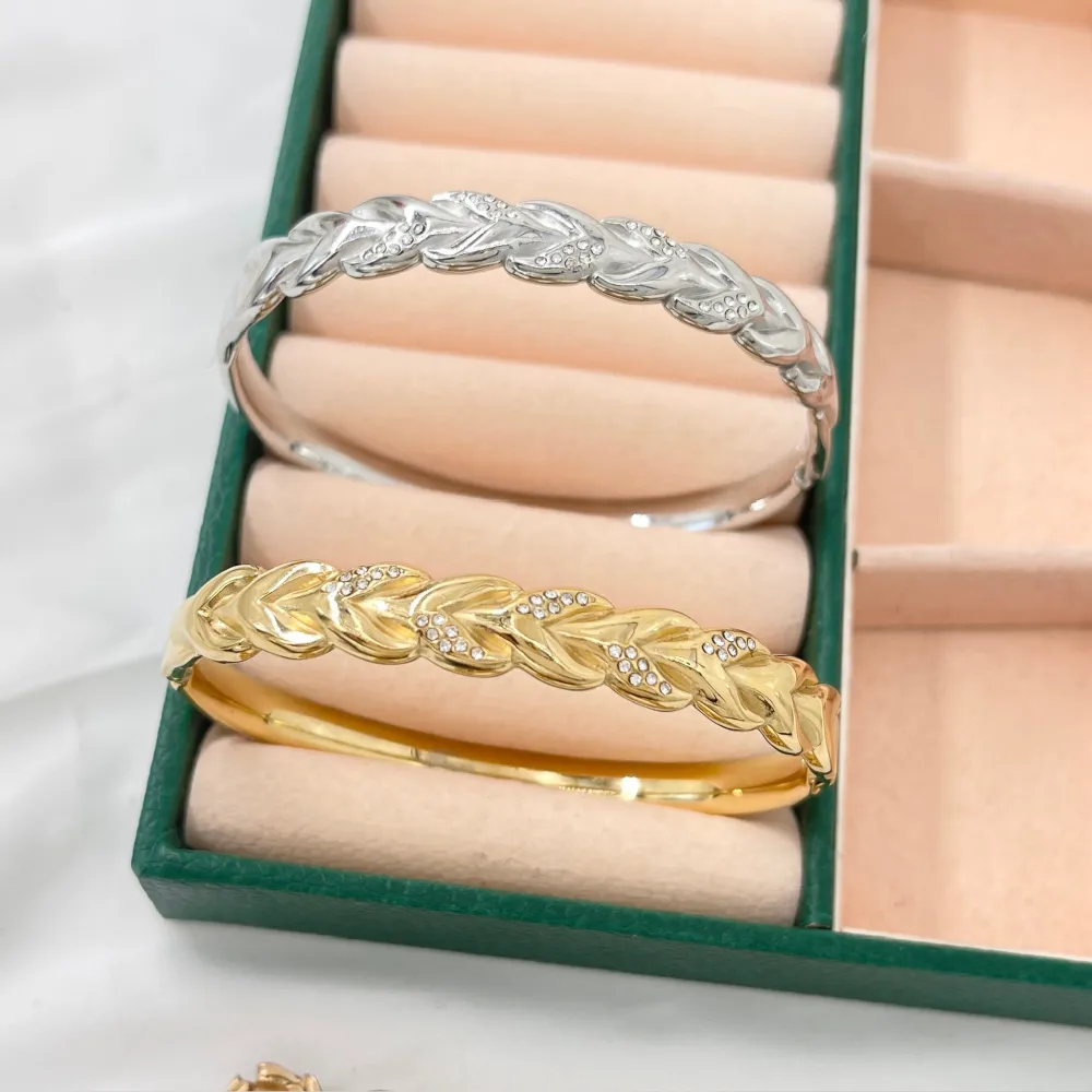 Intrecciato con Strass  -Bracciale Rigido in Acciaio - BAR-413-3084 (Argento)