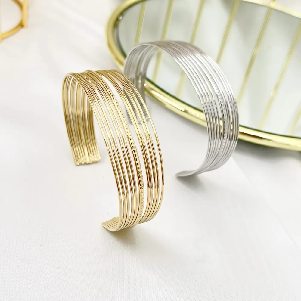 Semplice-Bracciale Rigido in Acciaio - BAR-732-76B (Oro Giallo)