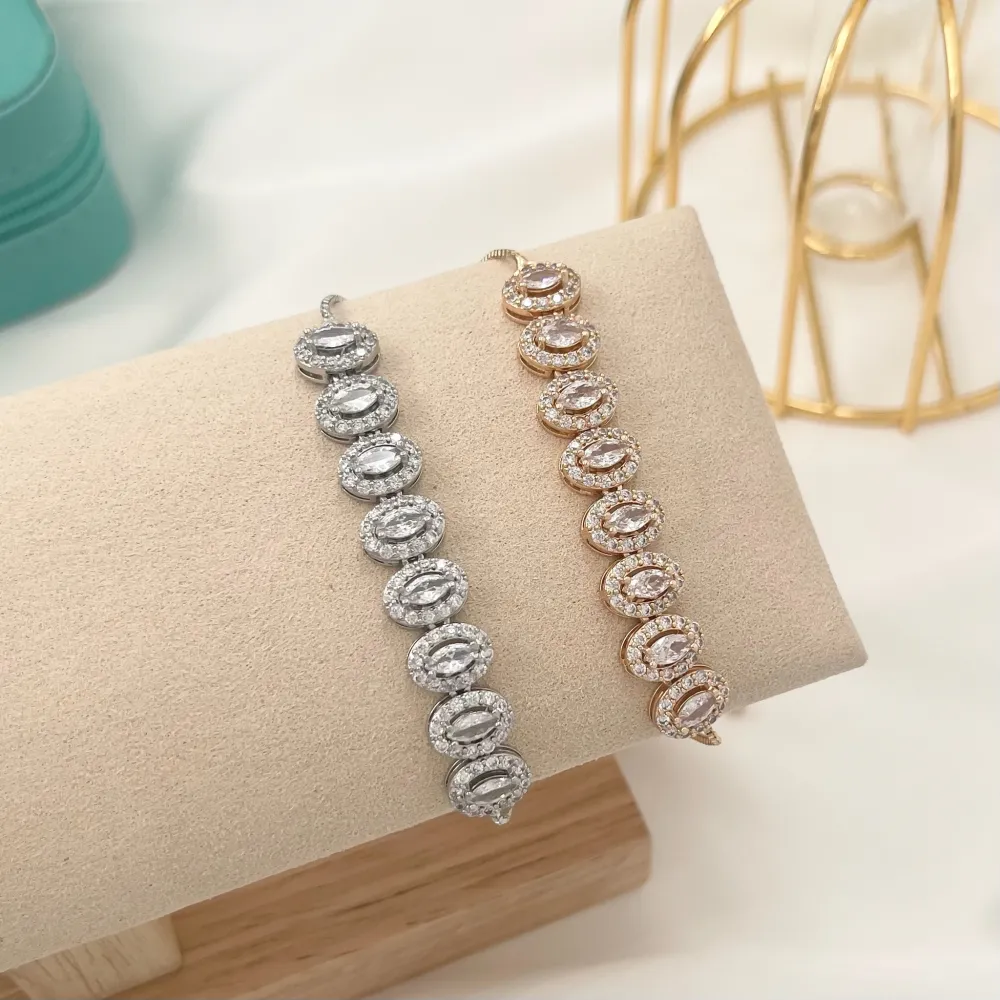 [BMZ-109-L03B] Ovale con Zirconia-Bracciale Regolabile con Zirconia - BMZ-109-L03B (Argento)