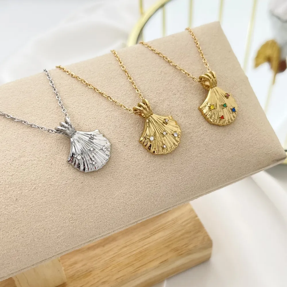 Conchiglia con Punti Luci-Collana Girocollo in Acciaio - CO-103-AA3503N (Oro Giallo)