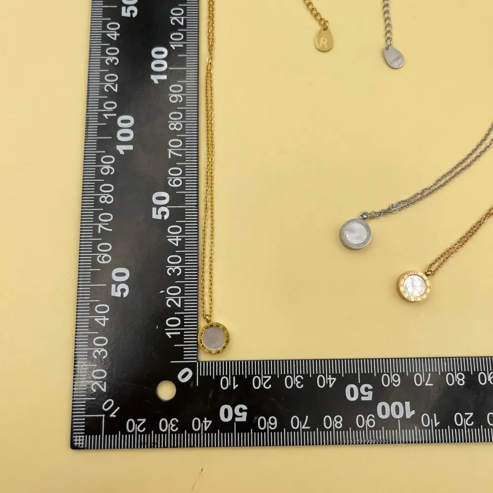 Tondo N.Romano-Collana Corta in Acciaio - CAC413-2287 (Oro Giallo)