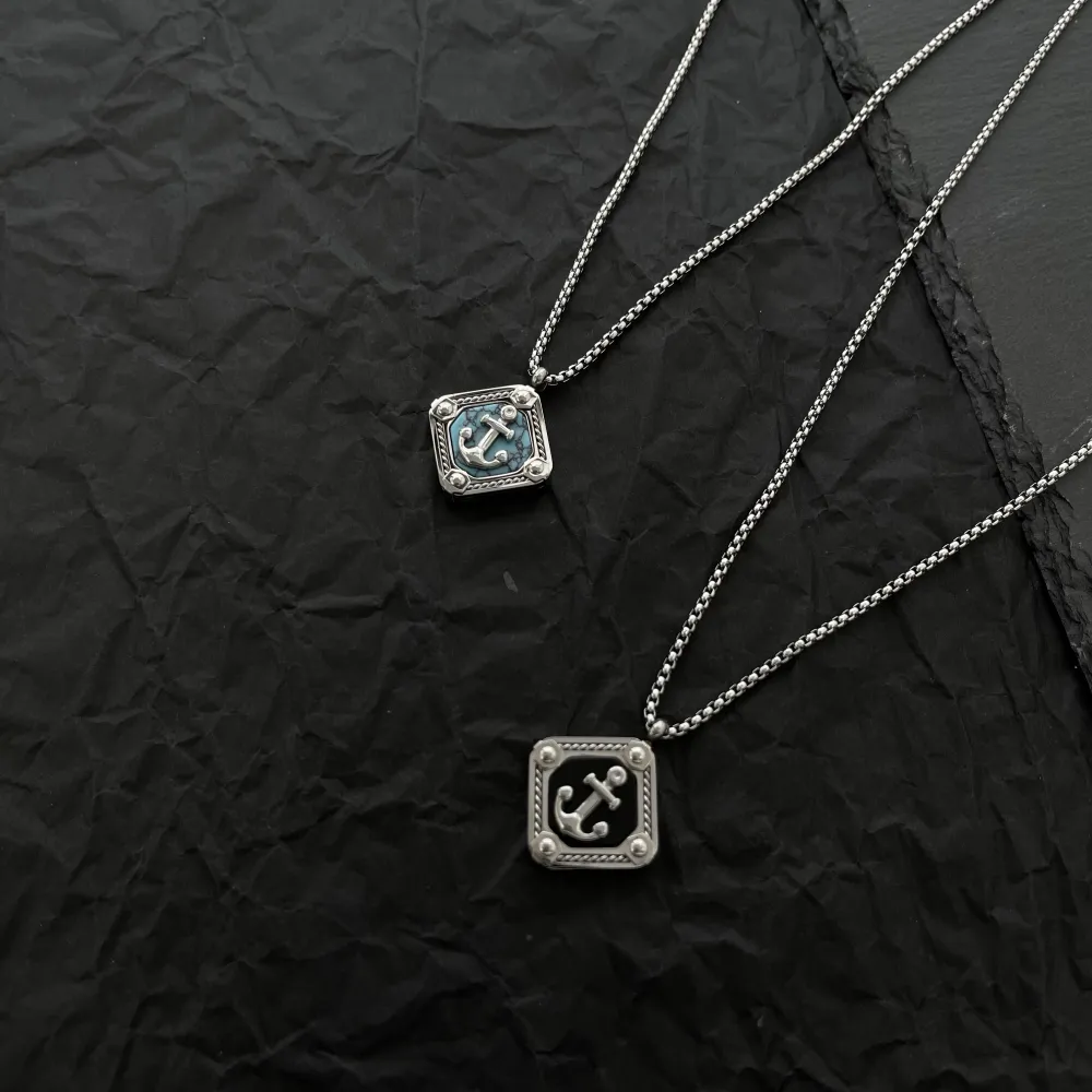 Quadrato con Ancora-Collana da Uomo in Acciaio - CAU-600-H267 (Nero)