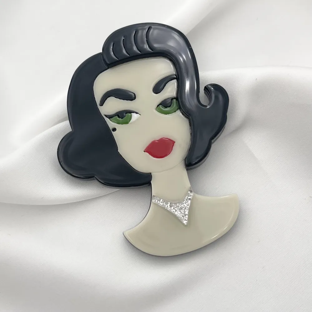 Donna-Spilla in Resina - SPM-121-65