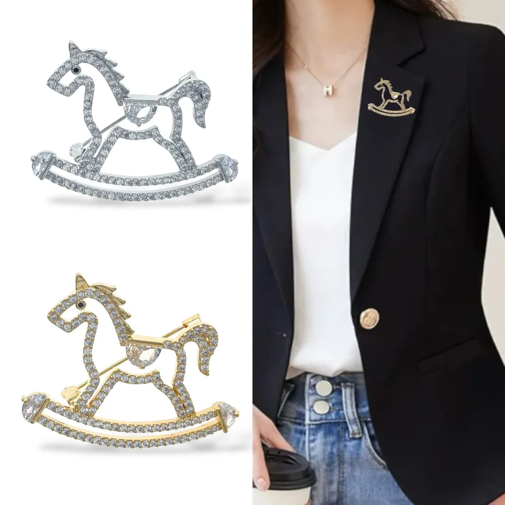 [SPM-506-316] Cavallo Dondolo  -Spilla con Zirconia - SPM-506-316 (Argento)