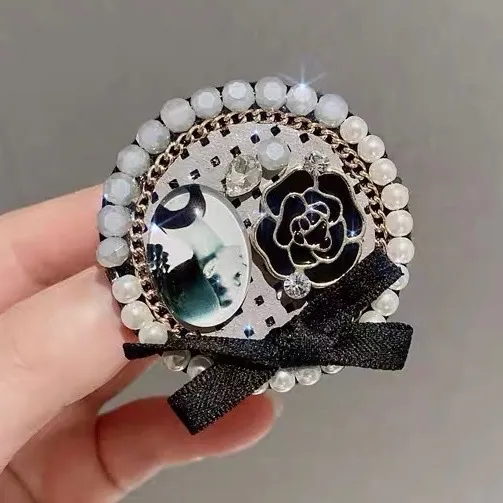 Cerchio con Donna e Fiore-Spilla Moda - SPM-512-05